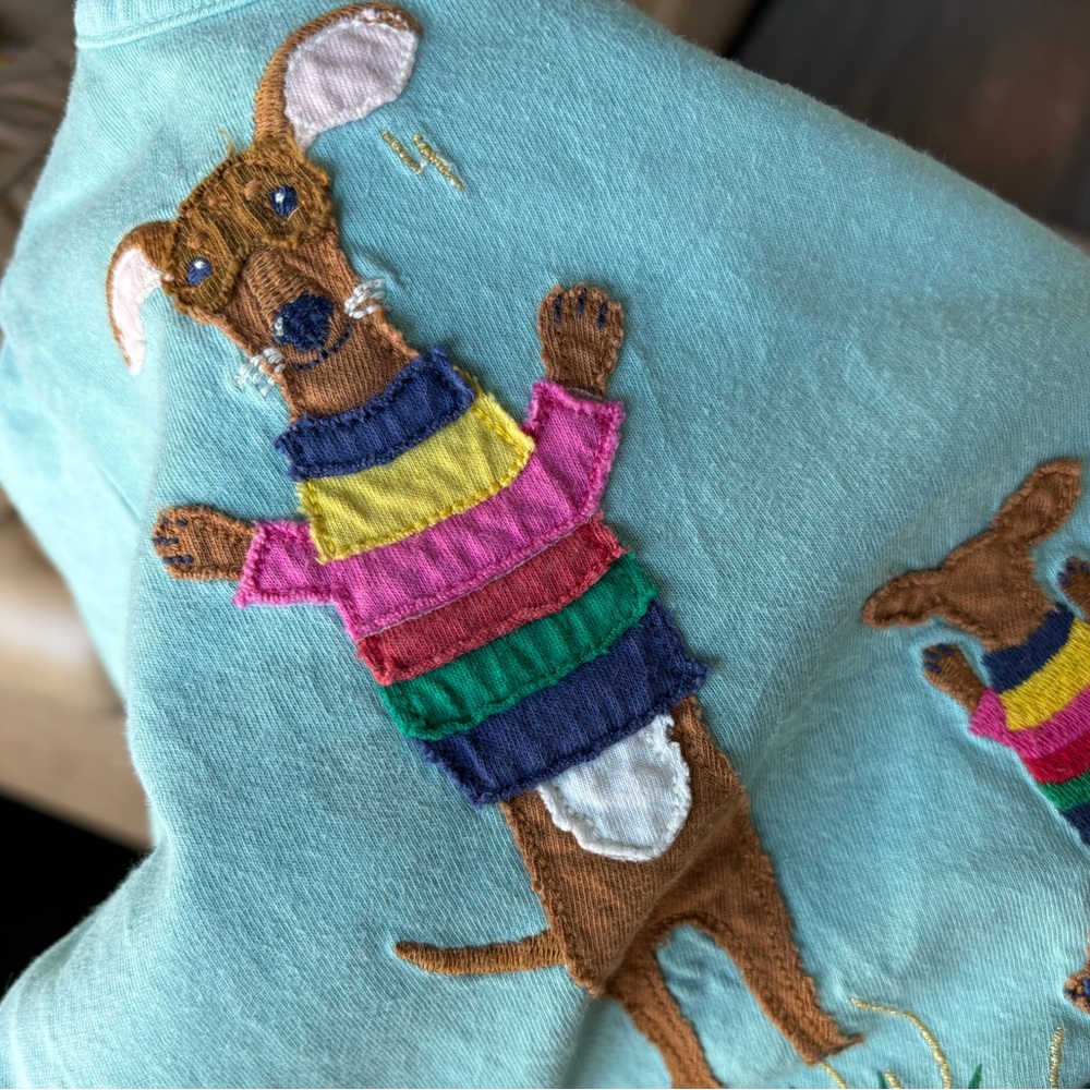 Mini Boden long sleeve appliqué jumping dogs shirt. Size 2-3 - Picture 5 of 15